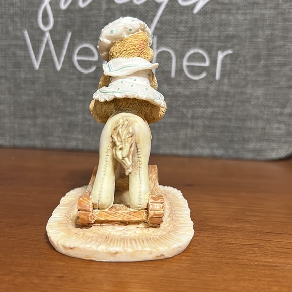 Cherished Teddies Beth”Bear Hugs”. Rare 1991 Figurine. - Picture 5 of 6